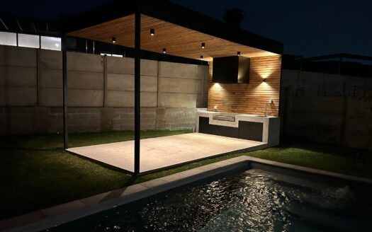 Hermosa Propiedad en Chicureo