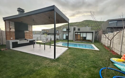 Hermosa Propiedad en Chicureo